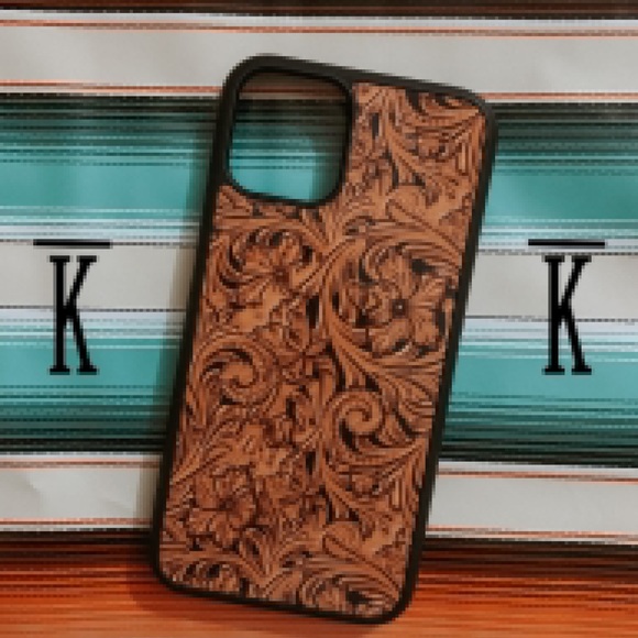 iPhone 13 phone case - Picture 1 of 4